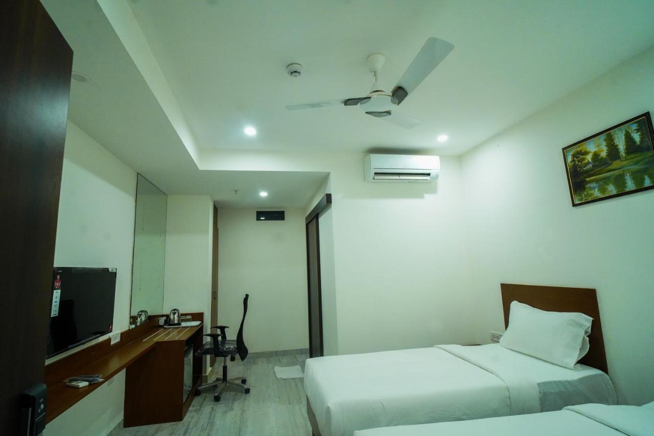 WELKIN HOTEL , Secunderabad Bagian luar foto