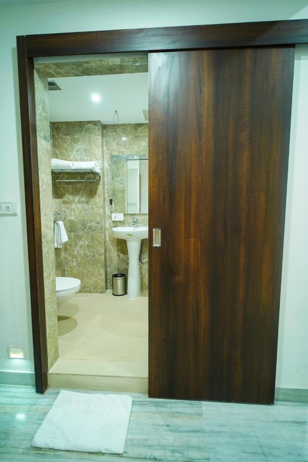 WELKIN HOTEL , Secunderabad Bagian luar foto