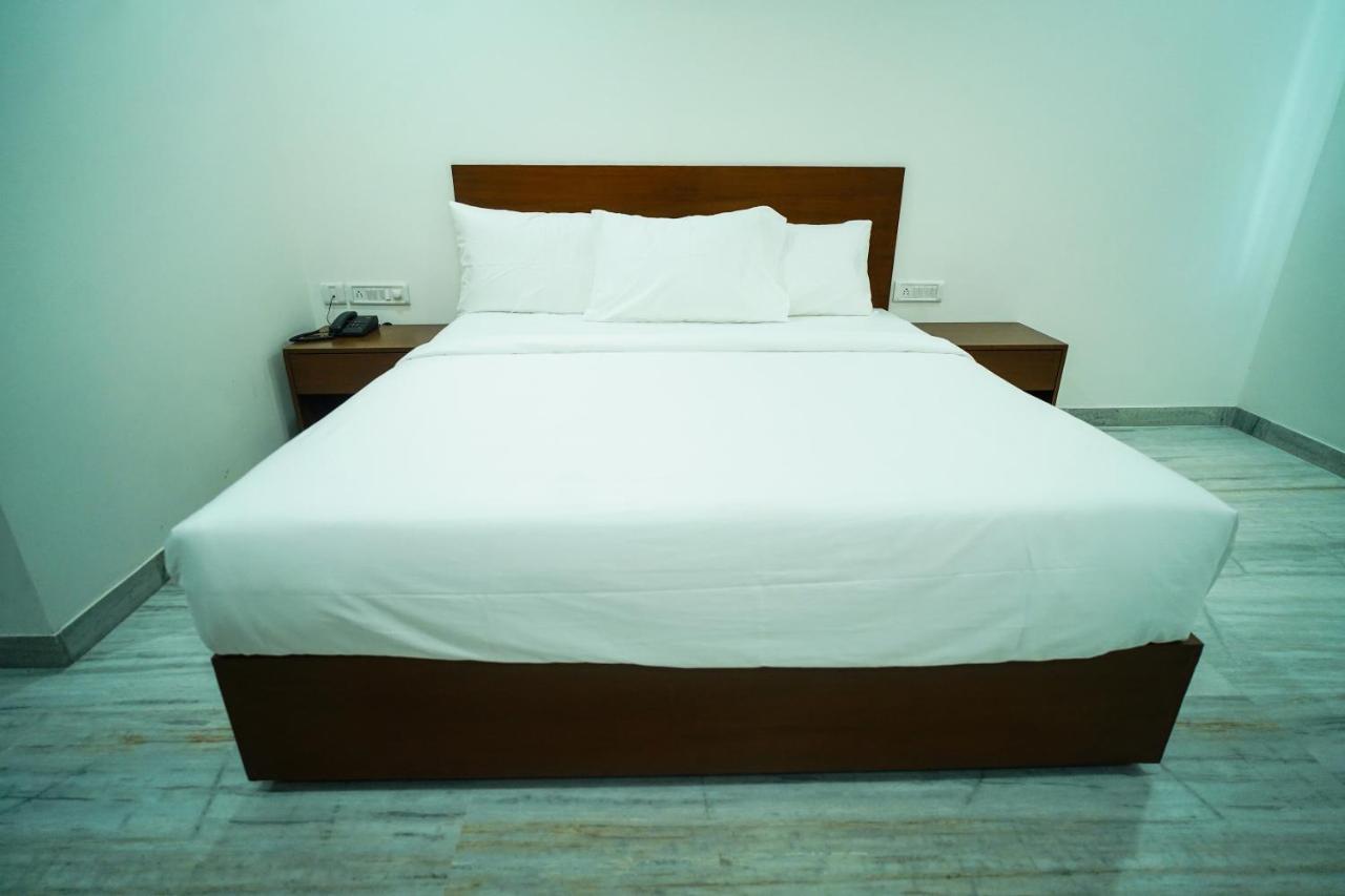 WELKIN HOTEL , Secunderabad Bagian luar foto